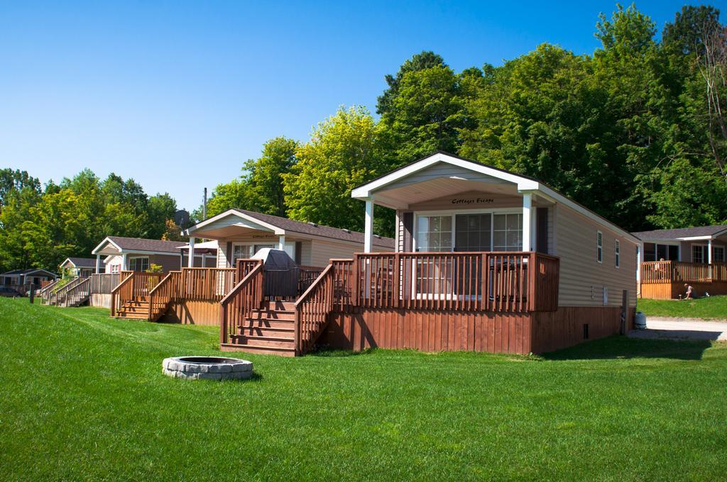 Mccreary'S Beach Resort Пърт Екстериор снимка
