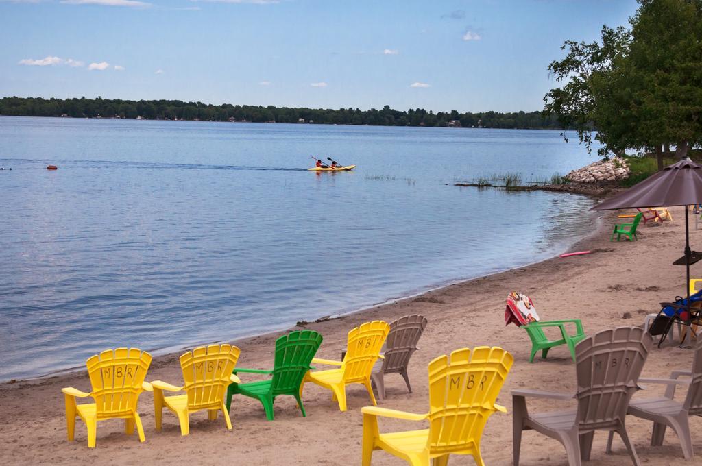 Mccreary'S Beach Resort Пърт Екстериор снимка